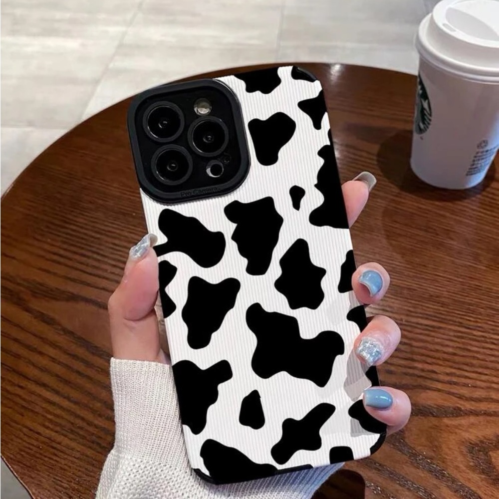 Trendy iPhone Case 📱 - Picture 3 of 3